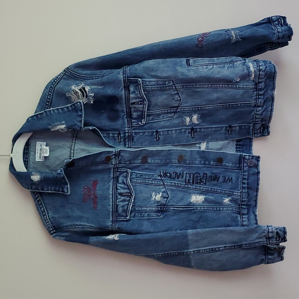 FOR THE REPUBLIC Distressed Denim Jean Jacket Like New!《WORD ART》Embroidered